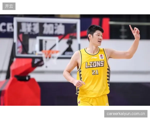 胡金秋凭借超高进攻效率与联盟第一的贡献值,领衔常规赛最佳一阵。 胡金秋凭借超高进攻效率与联盟第一的贡献值,领衔常规赛最佳一阵。